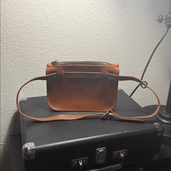 Madewell The Simple Pouch Belt Bag - Picture 5 of 5